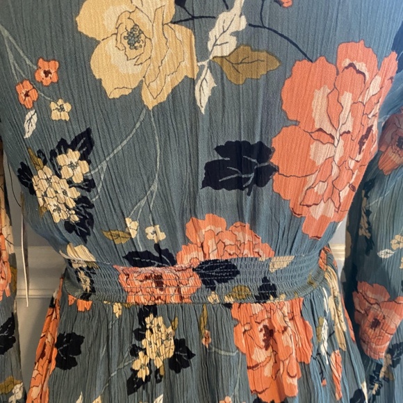 Billabong Floral Dress - Picture 7 of 9